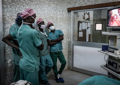 Formation d’étudiants du CHU de Cotonou lors d’ateliers opératoires à Tanguiéta 